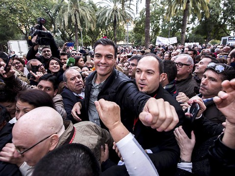 Pedro Sanchez fait face aux critiques de la droite