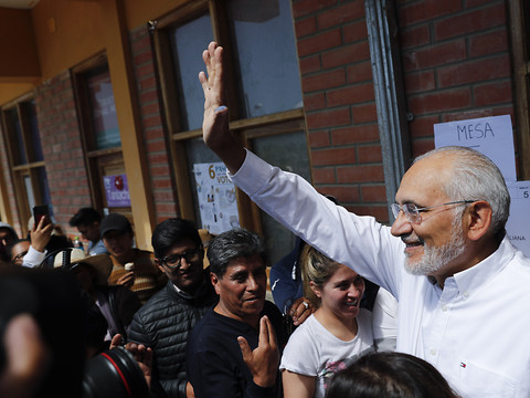 Elections en Bolivie: Morales sous pression, l'opposition craint des fraudes