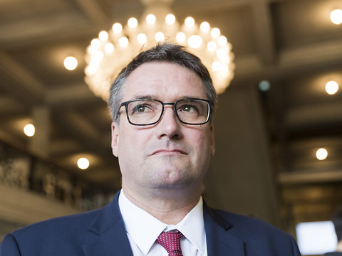 Christian Levrat confronté au piètre résultat du PS