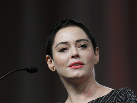 Rose McGowan attaque Weinstein pour avoir tenté de la faire taire