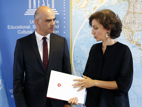Alain Berset soutient à Paris la candidature de la Suisse