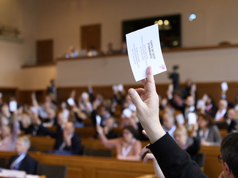 Des Suisses de l'étranger privés de droit de vote pour les Etats