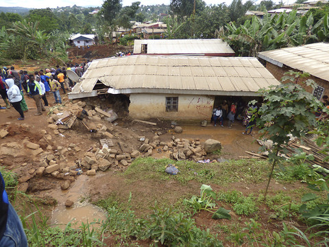 Au moins 42 morts dans un glissement de terrain au Cameroun