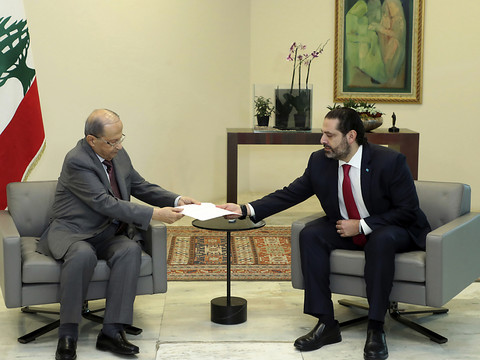 Liban: levée des barrages après la démission de Hariri, mais rien n'est réglé