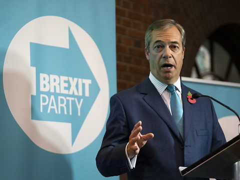 Farage, aidé par Trump, veut une alliance des partisans du Brexit