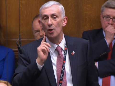 Le député travailliste Lindsay Hoyle élu nouveau 