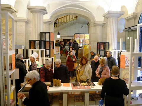 Le festival Chocolatissimo attire les foules à Neuchâtel