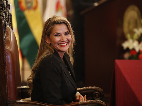 Bolivie: Añez compose son gouvernement, Morales prêt à rentrer