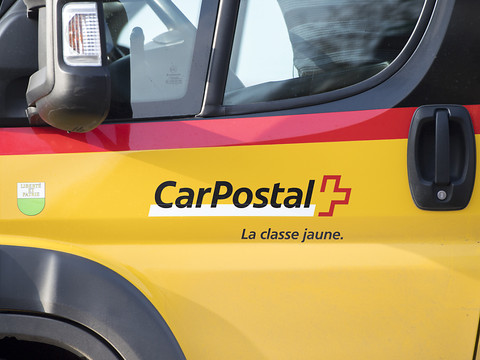 Le Conseil fédéral doit nettement améliorer sa surveillance