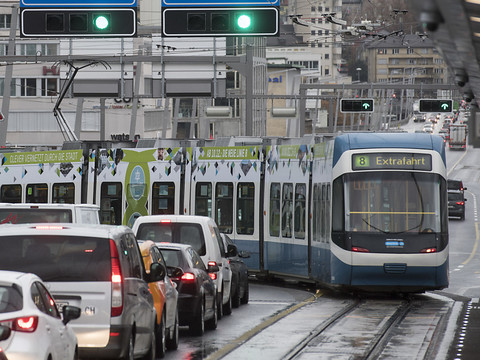 Dans le canton de Zurich, les transports publics auront la priorité