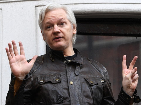 Le parquet abandonne les poursuites pour viol contre Julian Assange