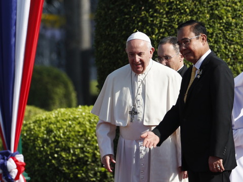 En Thaïlande, le pape déplore les ravages de la prostitution