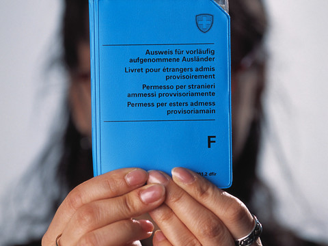 De nouvelles restrictions au voyage critiquées