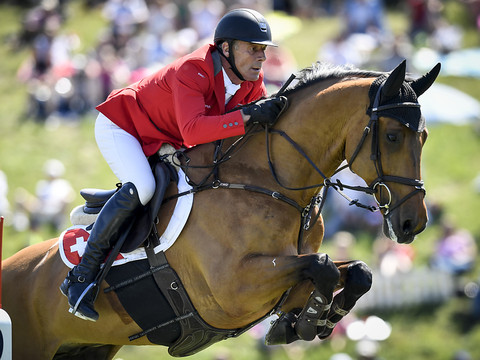 Le cavalier Paul Estermann puni pour avoir maltraité ses chevaux