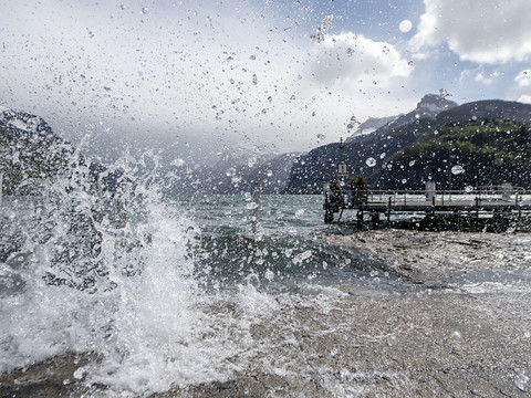 Tempête de foehn en Suisse avec des rafales de plus de 100 km/h