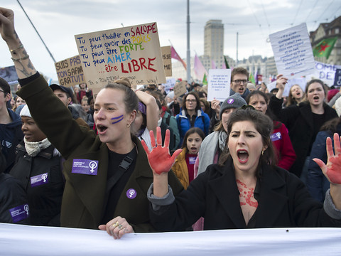 Plus de 2000 personnes à Lausanne contre les violences sexistes