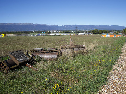 Déclassement d'une zone agricole pour du foot et des bureaux