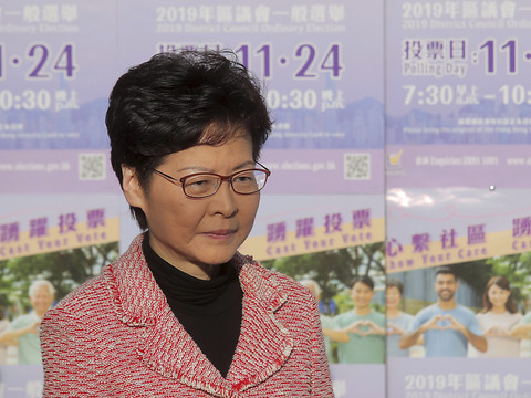 Elections à Hong Kong: victoire des pro-démocratie