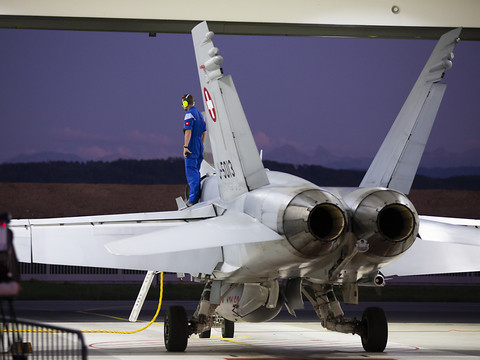 L'achat de nouveaux avions soutenu par une commission du National