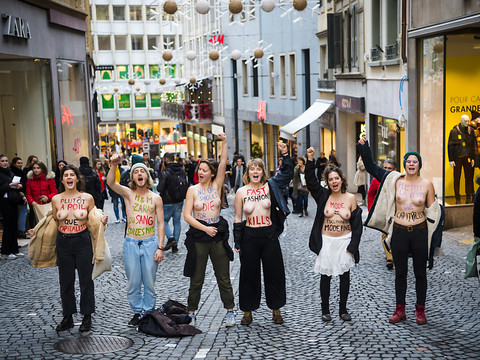 Les grévistes du climat militent contre le Black Friday