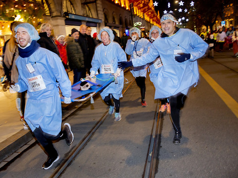 Plus de 3200 costumés à la Marmite de la course de l'Escalade