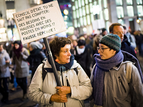 Les fonctionnaires manifestent contre des baisses de prestations