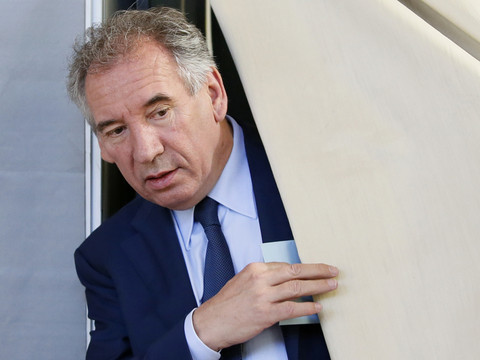 Assistants d'eurodéputés: un centriste allié de Macron inculpé