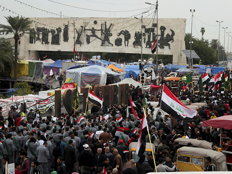 Au moins 12 manifestants tués après une attaque à Bagdad