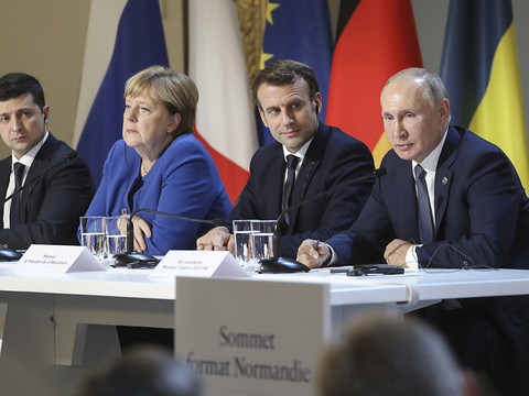 Poutine et Zelensky dialoguent mais actent leurs divergences