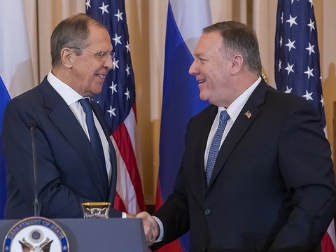Elections 2020: Washington menace Moscou en cas d'ingérence