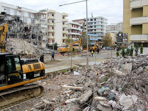 Effondrement d'immeubles en Albanie: neuf personnes arrêtées