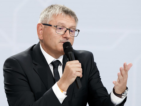 Trois candidats se disputent le siège du PDC Charles Juillard