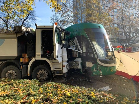 Plus d'accidents impliquant trams et bus, moins pour le train
