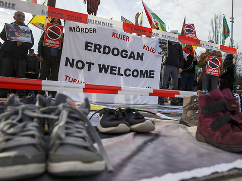 Environ 300 personnes manifestent contre Recep Tayyip Erdogan