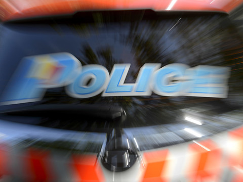 L'homme qui s'était fait tirer dessus par un policier est mort