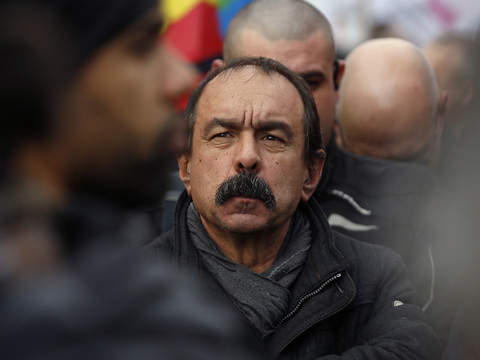 Retraites: des centaines de milliers de personnes dans la rue
