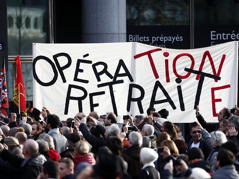 Retraites: 14e jour de grève, nouvelles négociations à Matignon