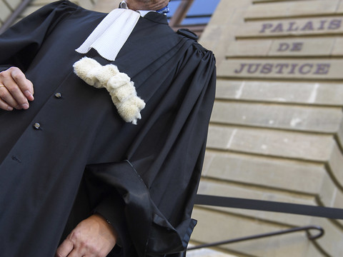 Un ex-avocat jugé pour avoir détourné environ 1,5 million de francs