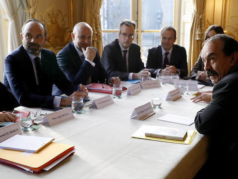 Retraites en France: discussions de la dernière chance avant Noël