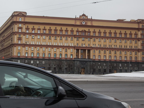 Tirs près du siège du FSB à Moscou: un mort, le tireur 