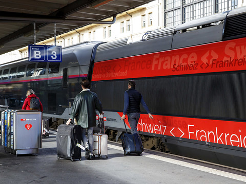 Conflit sur les retraites en France: pas de trêve avant Noël