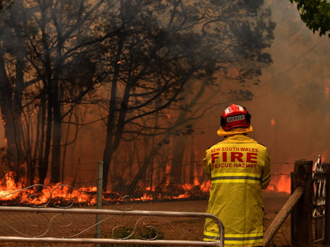 Les pompiers volontaires soumis à rude épreuve en Australie