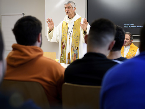 L'évêque de Sion dit la messe au Pénitencier de Pramont