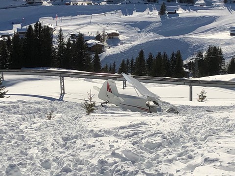 Un petit avion s'écrase à Arosa (GR) - deux blessés
