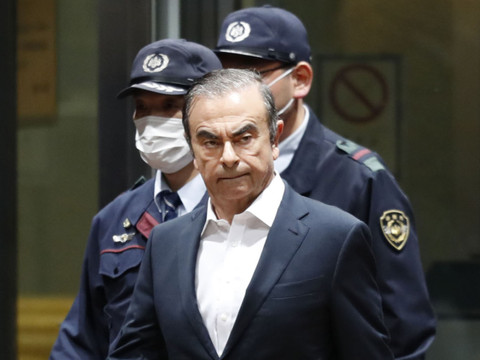 Carlos Ghosn confirme sa fuite au Liban, son avocat abasourdi