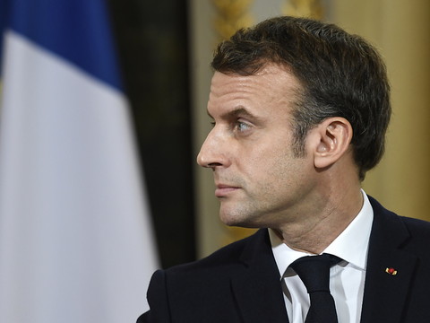 Retraites: Macron se redit déterminé mais veut un compromis rapide