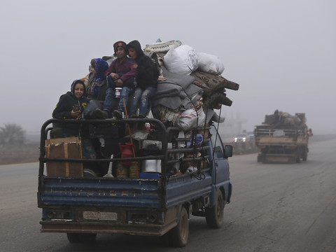 Syrie: 9 civils tués dans des tirs du régime sur une école accueillant des déplacés