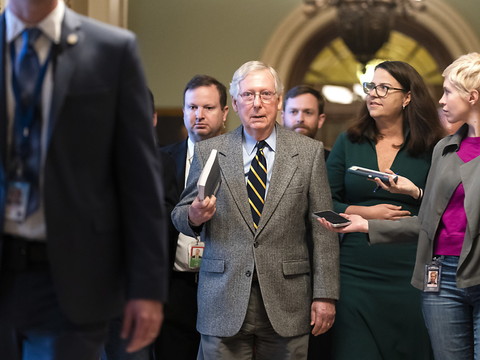 Destitution de Trump: toujours pas de date pour le procès au Sénat