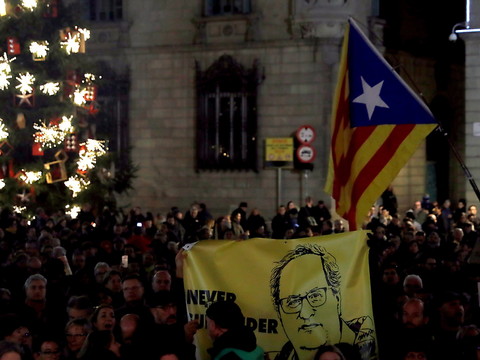 Destitution du président catalan indépendantiste ordonnée