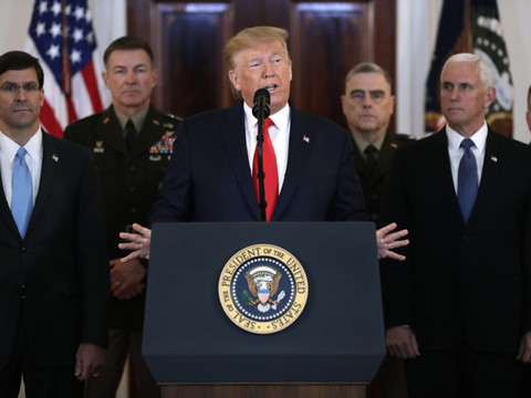 Donald Trump joue l'apaisement après les tirs iraniens en Irak
